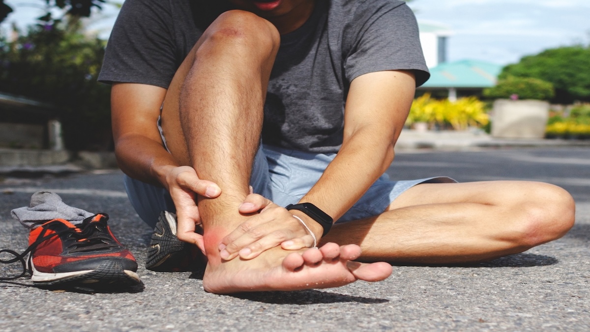 Entorse de la cheville : symptômes, causes et traitements de cette blessure courante du pied