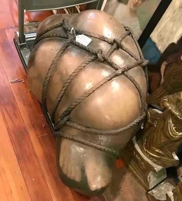 « J'ai trouvé cet objet chez un antiquaire il y a 5 ans. Il y est toujours. Qu'est-ce que c'est ? »
