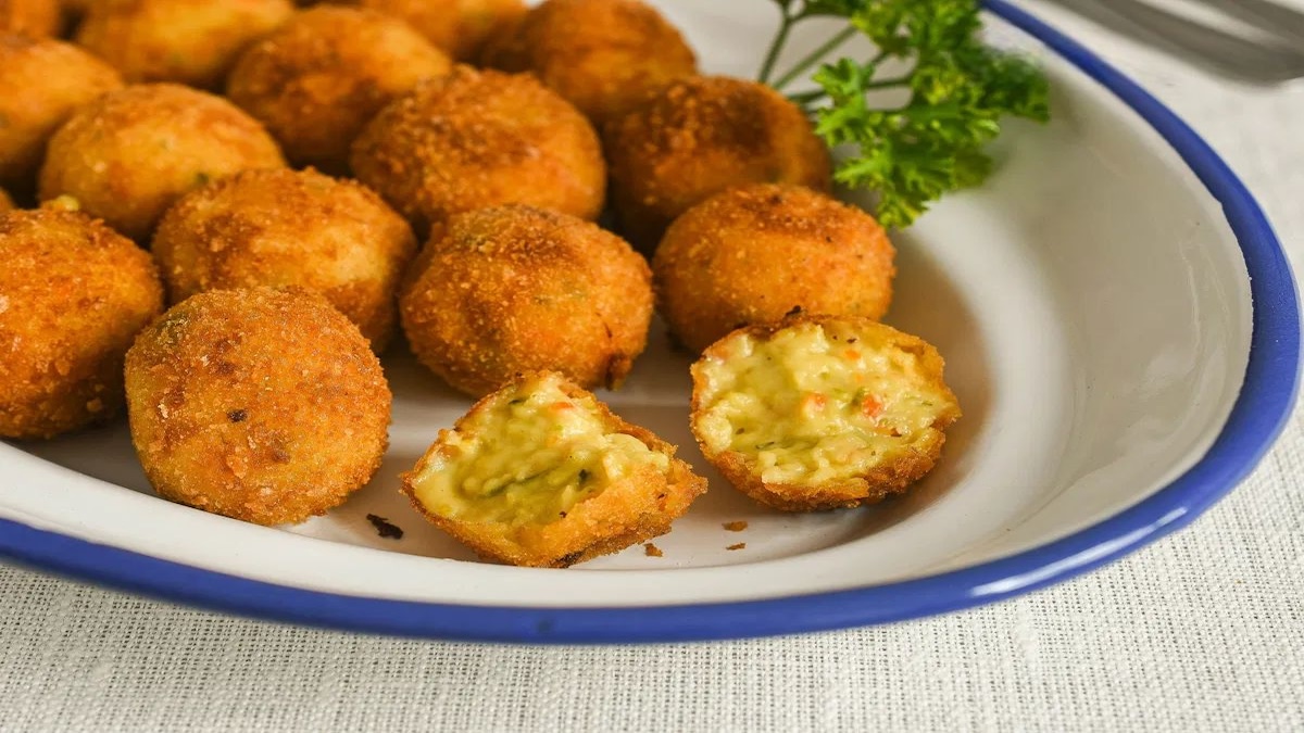 La meilleure recette pour réaliser de délicieuses boulettes de courgettes au four, étape par étape