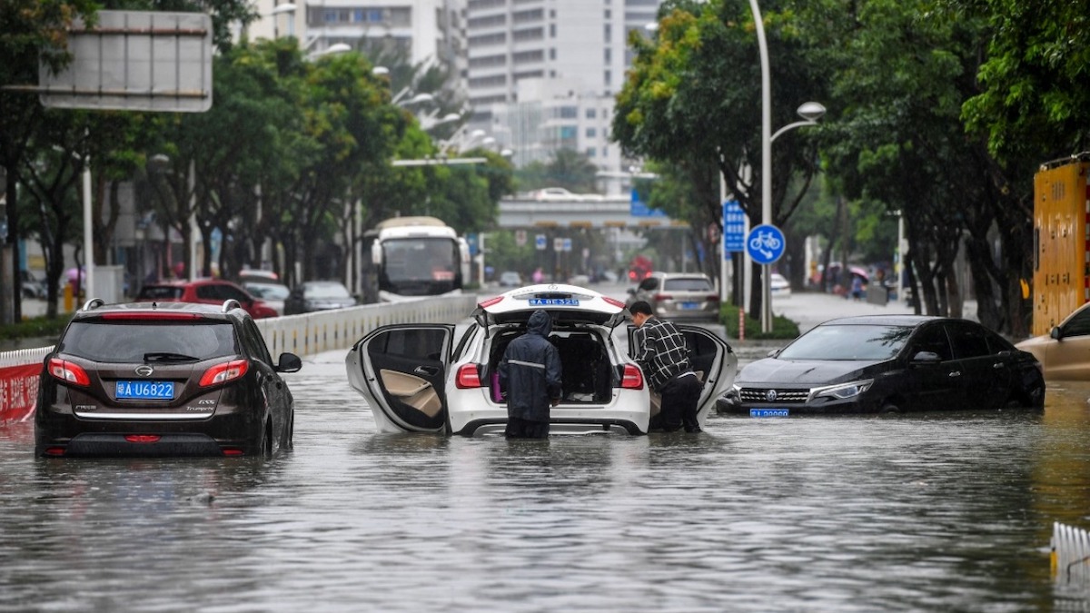 Le typhon Co-may touche terre dans l'est de la Chine et poursuit sa route vers le nord-ouest sous forme de tempête