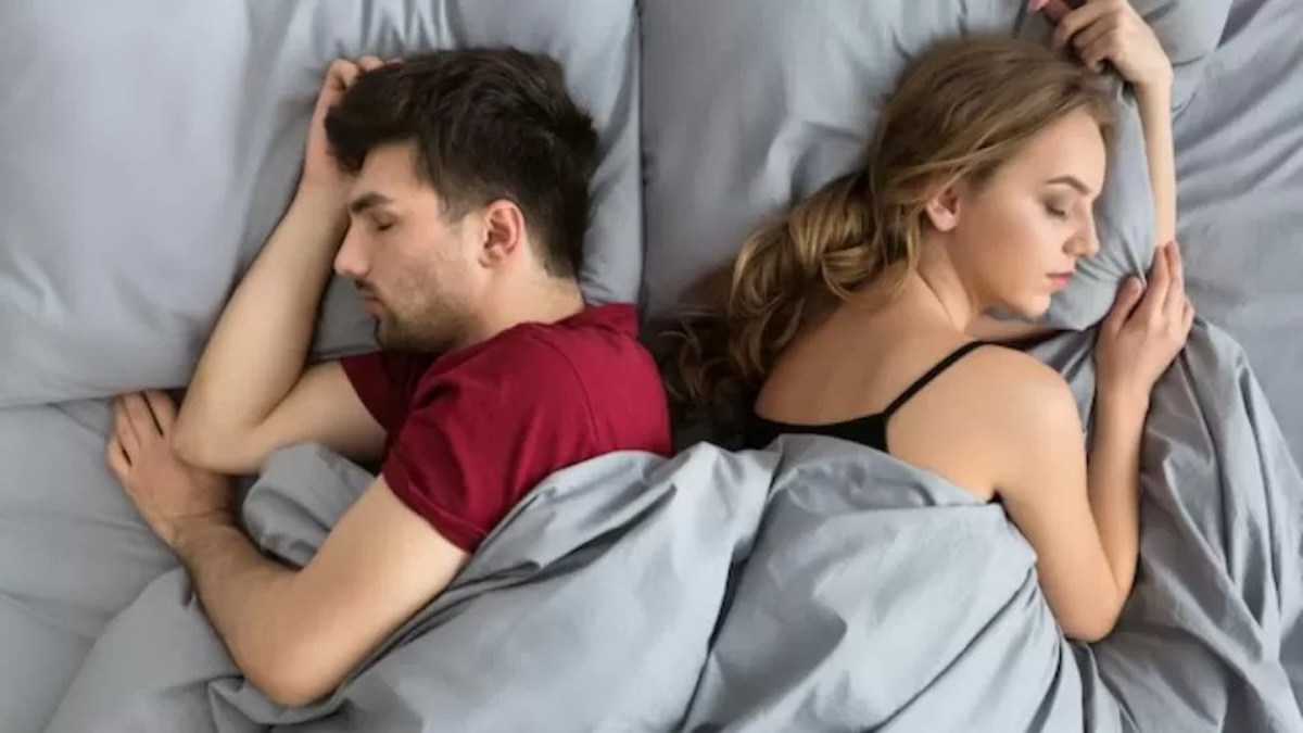 Les psychologues révèlent ce que cela signifie lorsque votre partenaire vous tourne le dos pendant votre sommeil.