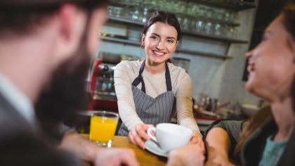 Quand l’arrogance d’un client fortuné gâche l’ambiance d’un restaurant