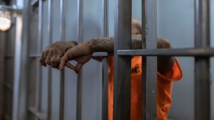Saviez-vous combien coûte réellement un prisonnier ? Le montant que chaque citoyen français paie sans le savoir