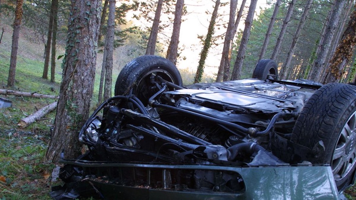 Tragédie à Brix : trois jeunes perdent la vie dans un accident de voiture