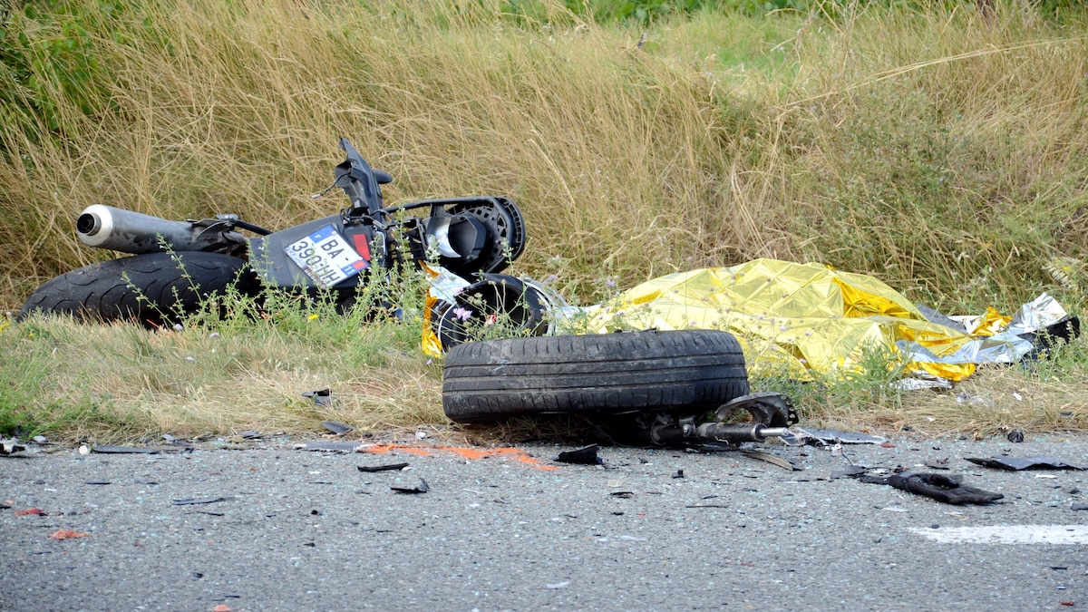 Tragédie sur la route : un motard décède sans collision.