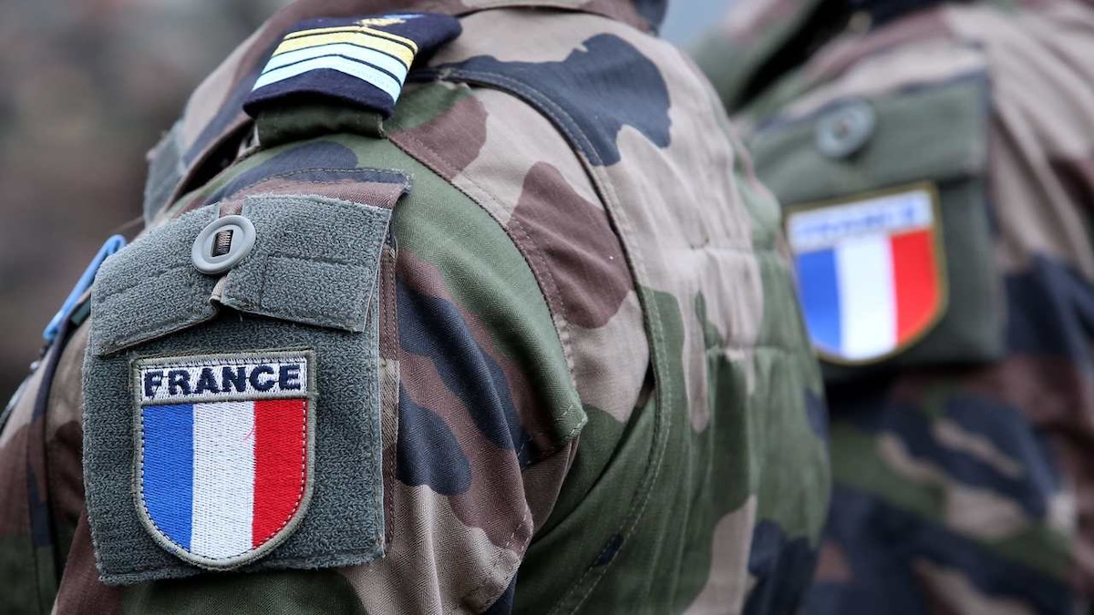 Une femme qui a servi dans l'armée française pendant cinq ans a révélé combien elle gagnait réellement en un mois
